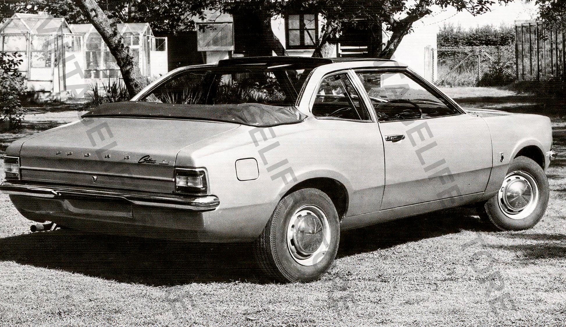 Ford Cortina L Mark 3 with Crayford Convertible Conversion 1971 - Press photograph