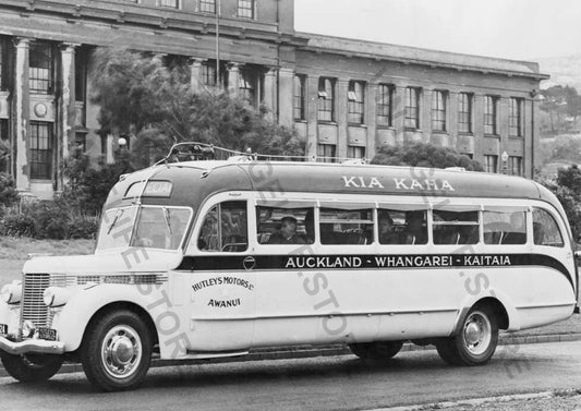 Diamond T Intercity Bus for Hutley’s Motors, Awanui, Northland, NZ c.1940