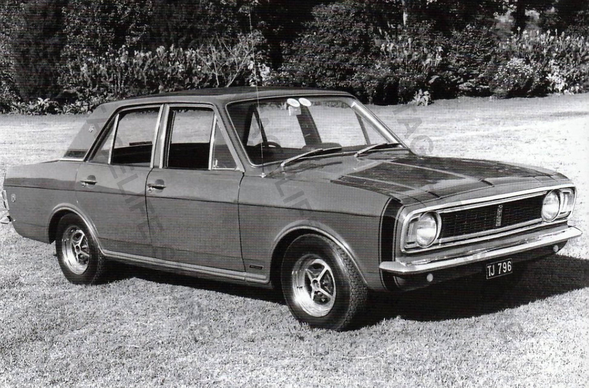 Ford Cortina Mk2 Perana V6, 1968 — South African Press Photograph